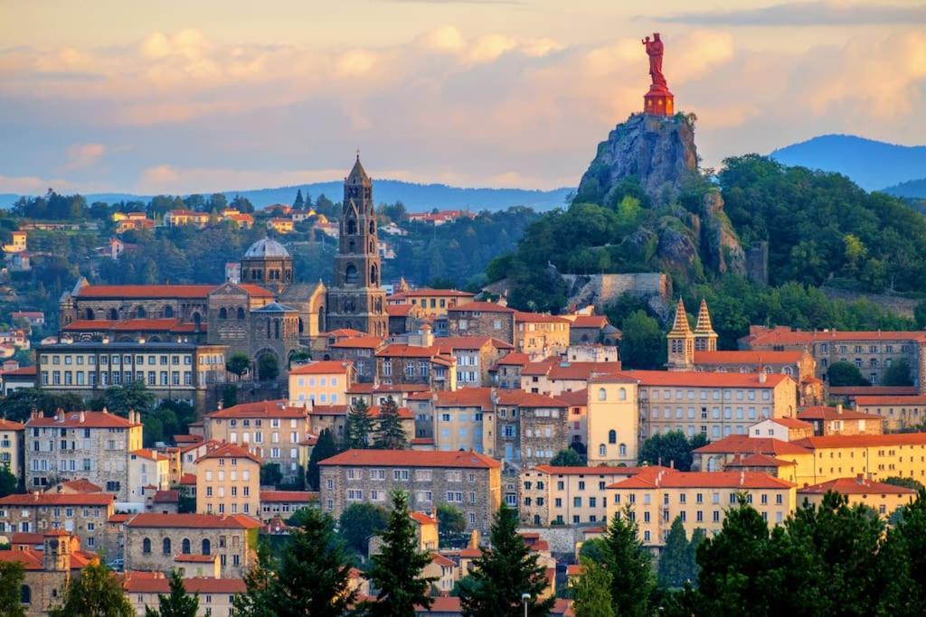 Le Lagon Bleu - Appt Wifi Parking Balcon Le Puy-en-Velay Eksteriør bilde